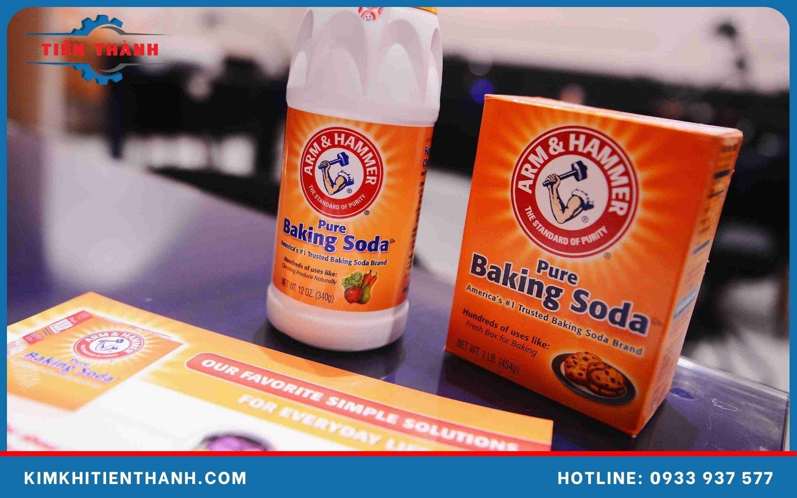 Dùng hỗn hợp Baking Soda và nước chính là cách xử lý ốc bị rỉ sét cực hay